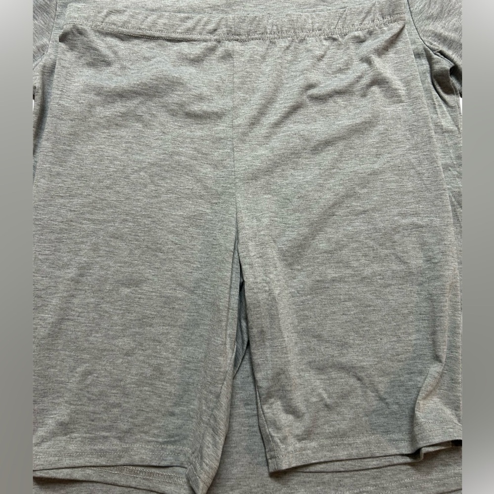 Gray T-Shirt and Shorts Set with Lip Graphic, Size L, NWOT - Picture 4 of 4
